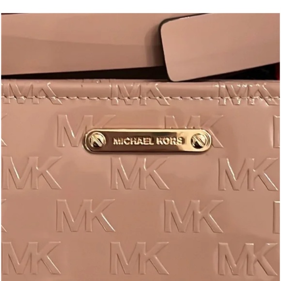 Brand New Michael Kors Logo Debossed Belt Bag in Fawn - Picture 1 of 5